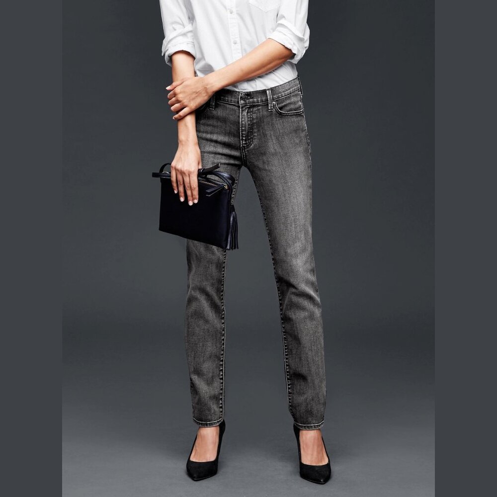 Gap 1969 Real Straight Midrise Washed Black
